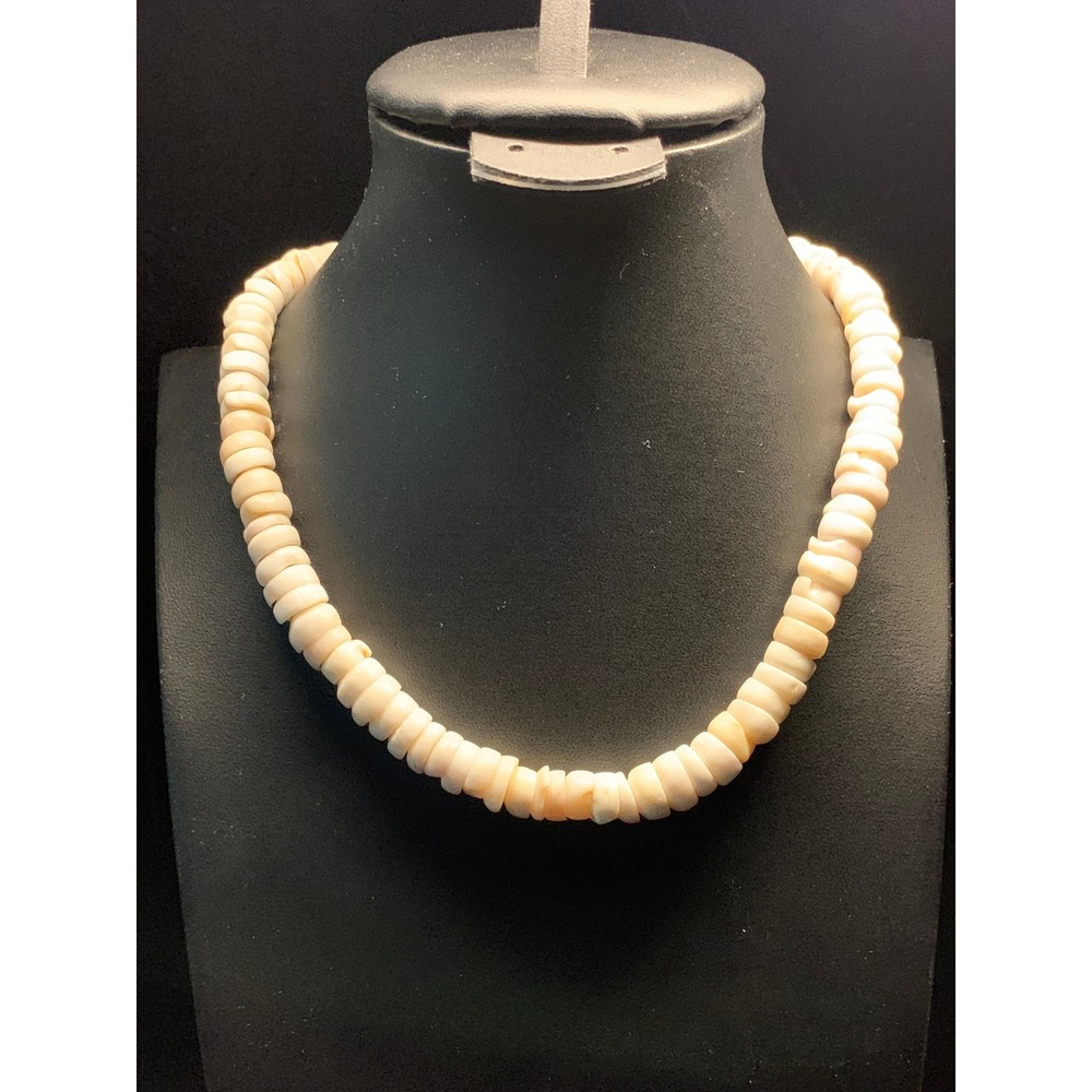 Vintage White Puka Shell Necklace 15 Inch Graduated Beads Barrel Clasp 52g